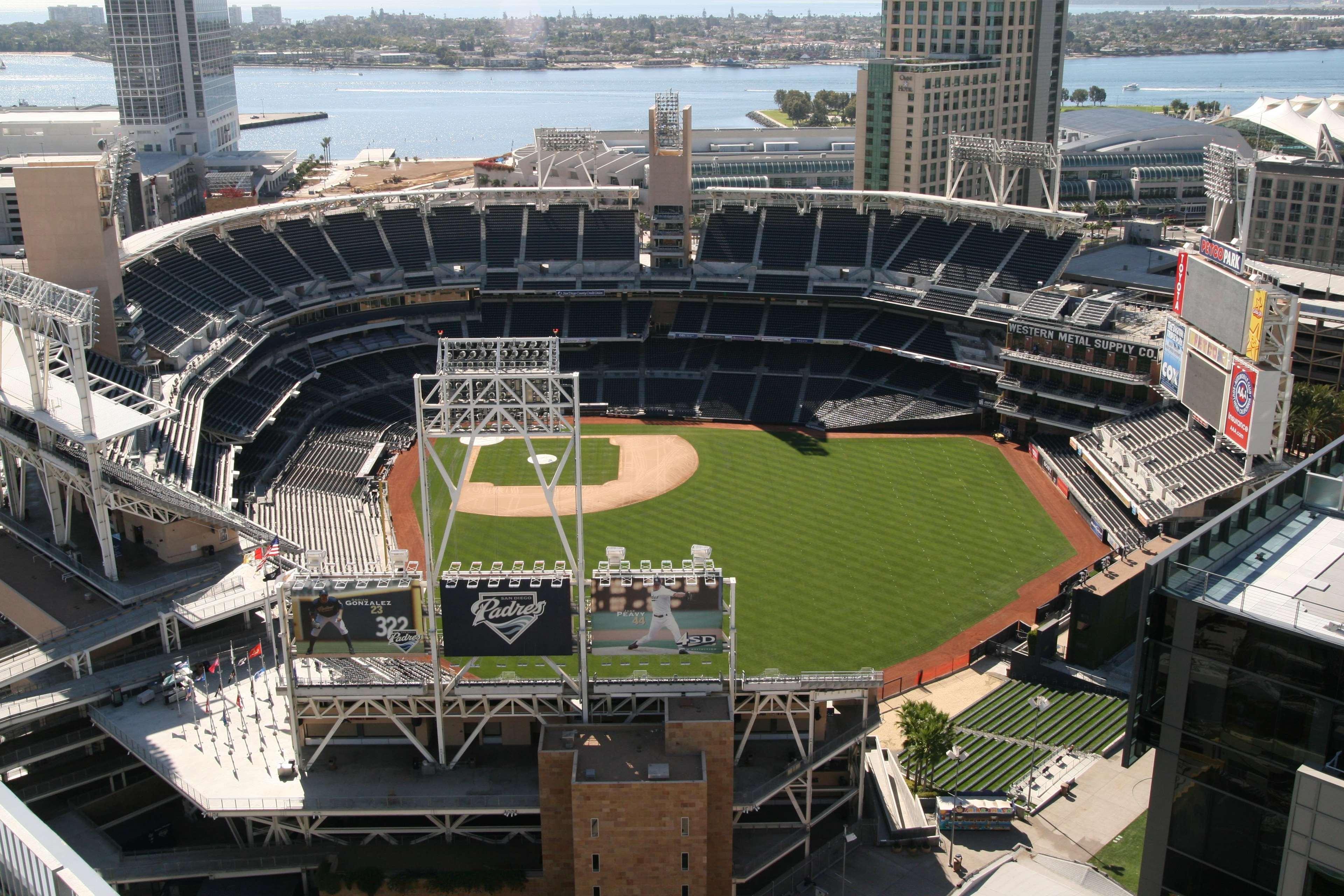 Hampton Inn San Diego Downtown Exterior photo