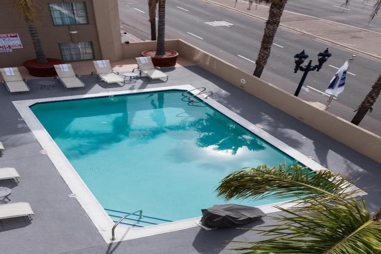 Hampton Inn San Diego Downtown Exterior photo