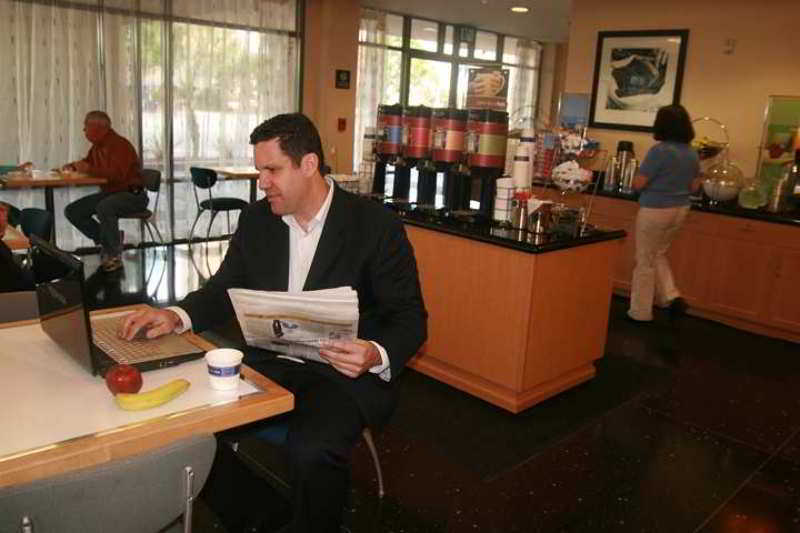 Hampton Inn San Diego Downtown Restaurant photo
